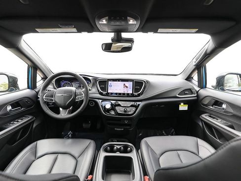New 2026 Chrysler Pacifica Select FWD image 22