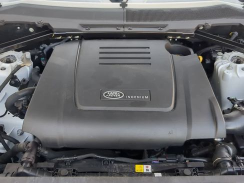 Used 2025 Land Rover Defender 110 S image 15