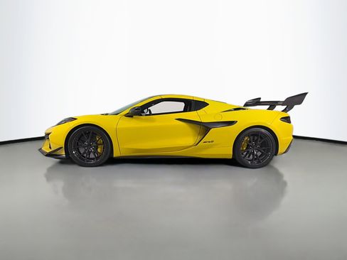 Used 2025 Chevrolet Corvette ZR1 w/ ZR1 Carbon Fiber Aero Package RWD image 5