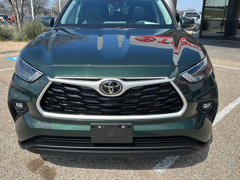 Used 2023 Toyota Highlander XLE image 8