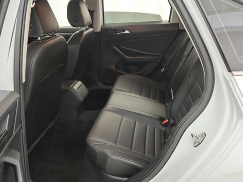 Used 2022 Volkswagen Jetta SE w/ Panoramic Sunroof Package FWD image 27