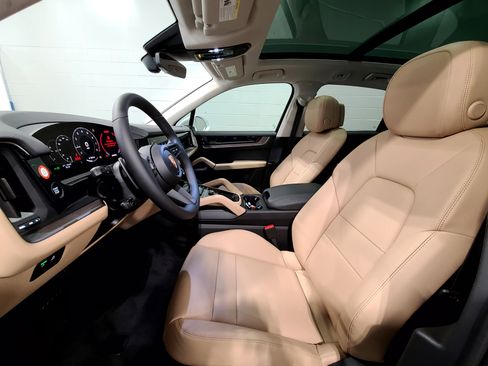 New 2026 Porsche Cayenne image 15