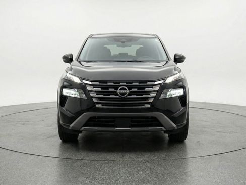 Used 2025 Nissan Rogue SV image 2