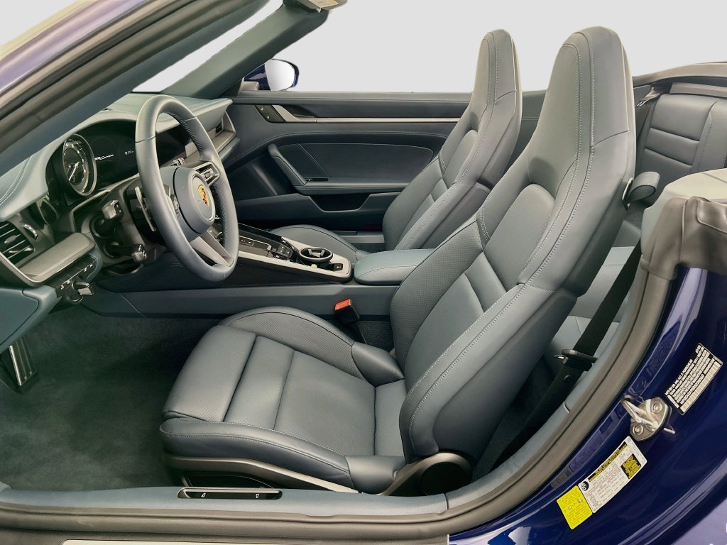 Certified 2024 Porsche 911 Carrera RWD image 5