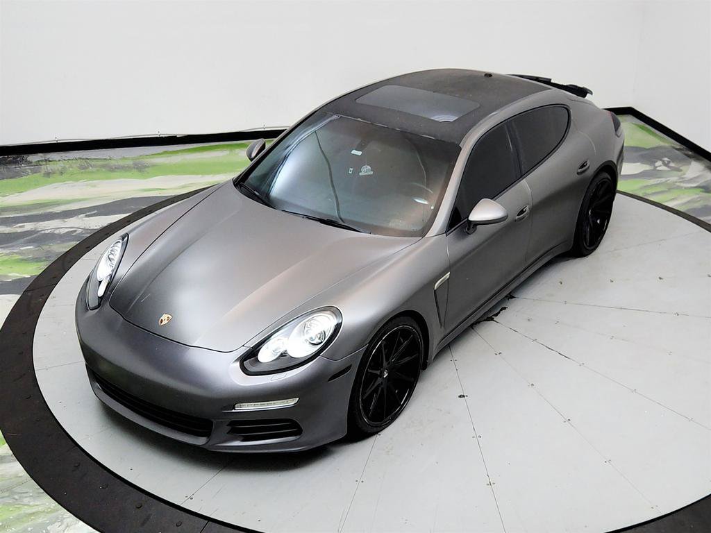 Used 2014 Porsche Panamera 4 AWD/4WD image 32