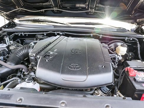 Used 2015 Toyota Tacoma PreRunner w/ TRD Sport Package RWD image 14
