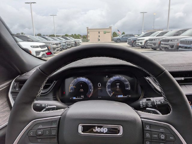 New 2027 Jeep Grand Cherokee Limited w/ Limited Altitude Package RWD image 37
