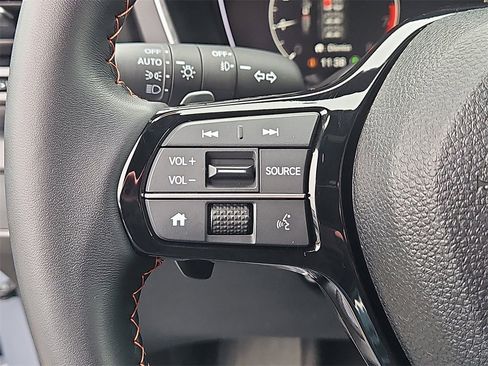 Used 2025 Honda Pilot Sport image 22