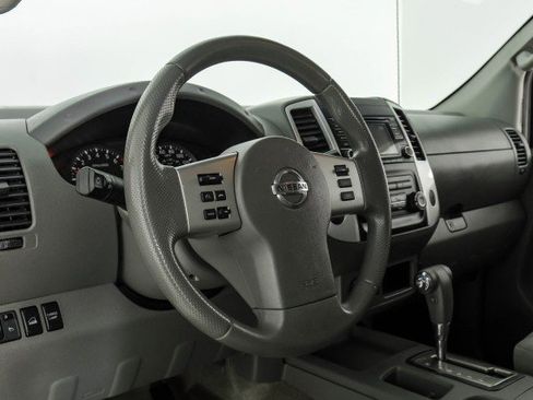 Used 2016 Nissan Frontier SV image 13