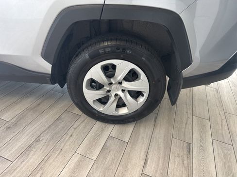 Used 2023 Toyota RAV4 LE AWD/4WD image 7