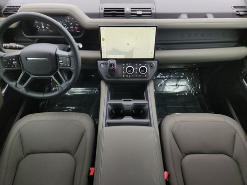 Used 2026 Land Rover Defender 110 X-Dynamic SE AWD/4WD image 27