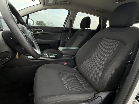 Used 2024 Kia Sportage LX image 23