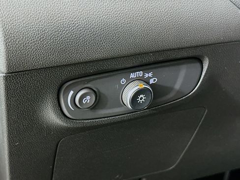 Used 2025 Buick Encore GX Preferred image 17