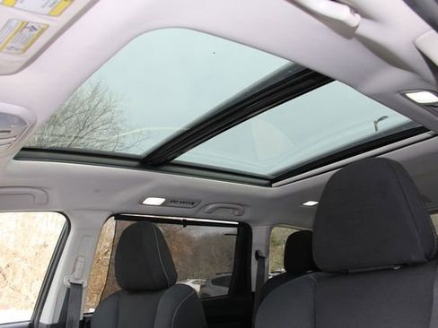 Used 2019 Subaru Ascent Premium image 16