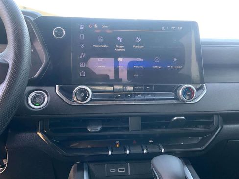 Used 2024 Chevrolet Colorado Trail Boss w/ Technology Package image 30