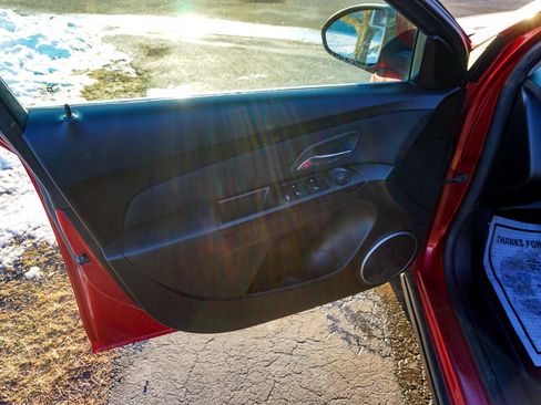 Used 2011 Chevrolet Cruze LT image 23