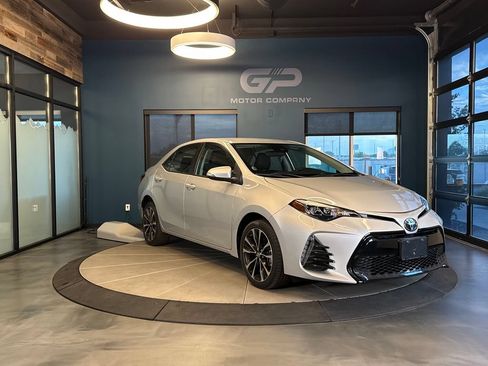 Used 2019 Toyota Corolla SE FWD image 1