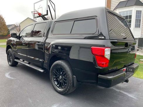 Used 2018 Nissan Titan SV w/ SV Convenience Package image 5