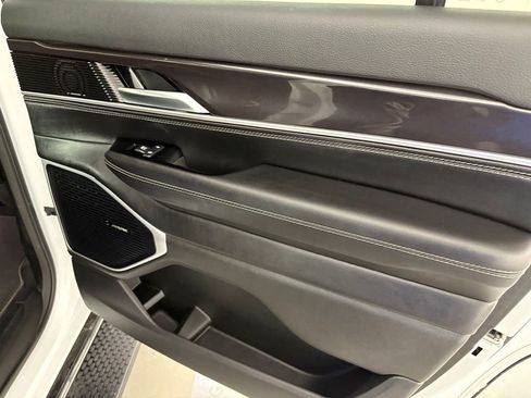 Used 2023 Jeep Wagoneer 2WD image 41