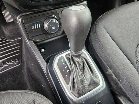 Used 2018 Jeep Renegade Altitude image 26