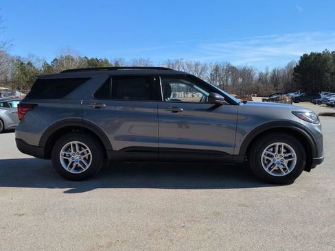 New 2026 Ford Explorer Active w/ Active Comfort Package image 3
