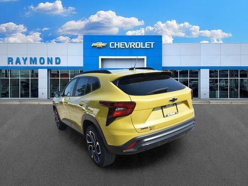 Used 2024 Chevrolet Trax RS w/ Driver Confidence Package FWD image 5