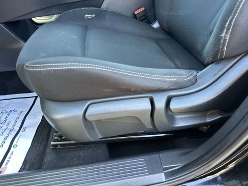 Used 2023 Nissan Rogue S image 12