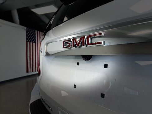 Used 2023 GMC Yukon XL Denali AWD/4WD image 35