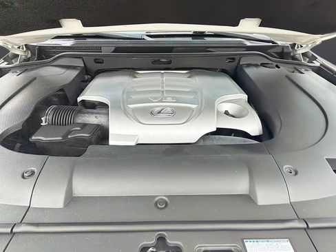 Used 2015 Lexus LX 570 4WD image 14