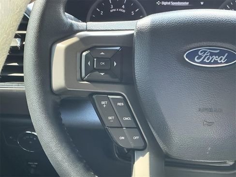 Used 2020 Ford Expedition XLT image 40