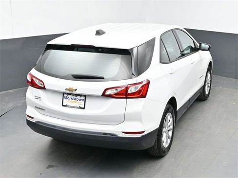 Used 2018 Chevrolet Equinox LS image 37