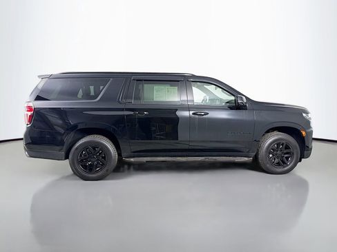 Used 2022 Chevrolet Suburban RST image 8