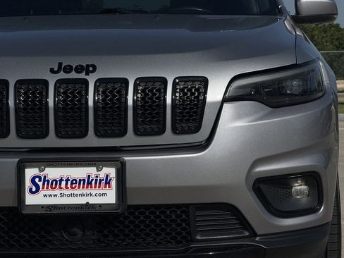 Used 2021 Jeep Cherokee Latitude Plus FWD image 8