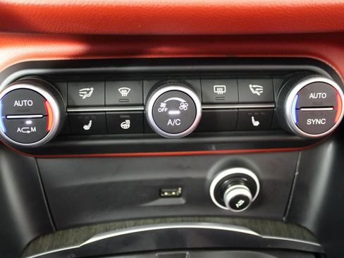 Used 2019 Alfa Romeo Stelvio Ti AWD/4WD image 22