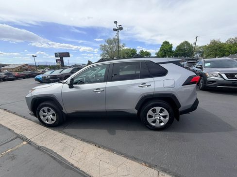 Used 2019 Toyota RAV4 LE image 7