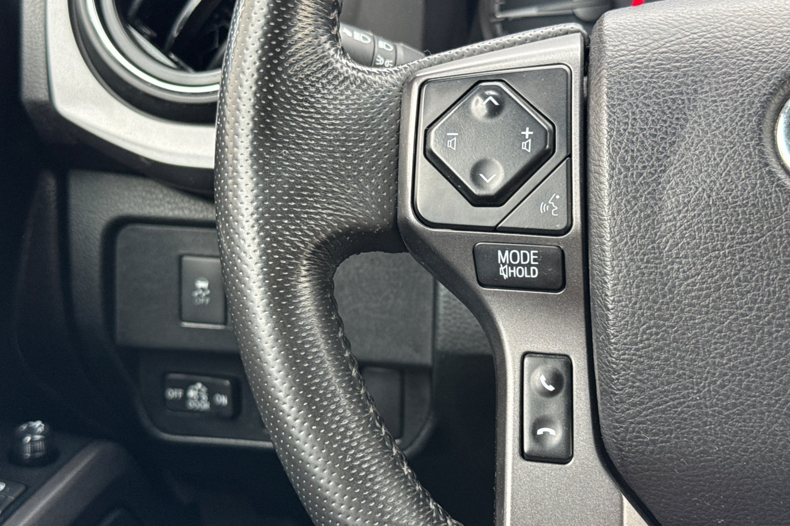 Certified 2021 Toyota Tacoma TRD Sport w/ Technology Package AWD/4WD image 28