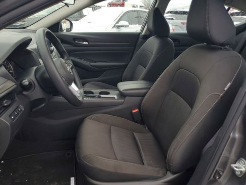 Used 2025 Nissan Altima 2.5 SV image 14