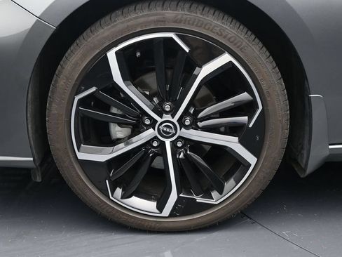 Used 2023 Nissan Altima 2.5 SR FWD image 12
