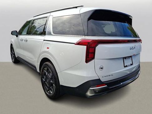 New 2026 Kia Carnival SX image 3