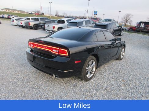 Used 2014 Dodge Charger R/T image 3