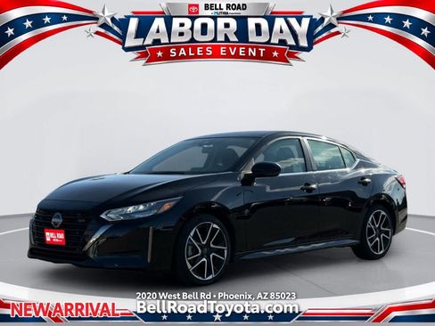 Used 2025 Nissan Sentra SR FWD image 1