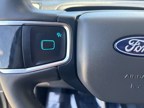 Used 2025 Ford Expedition Active RWD image 16