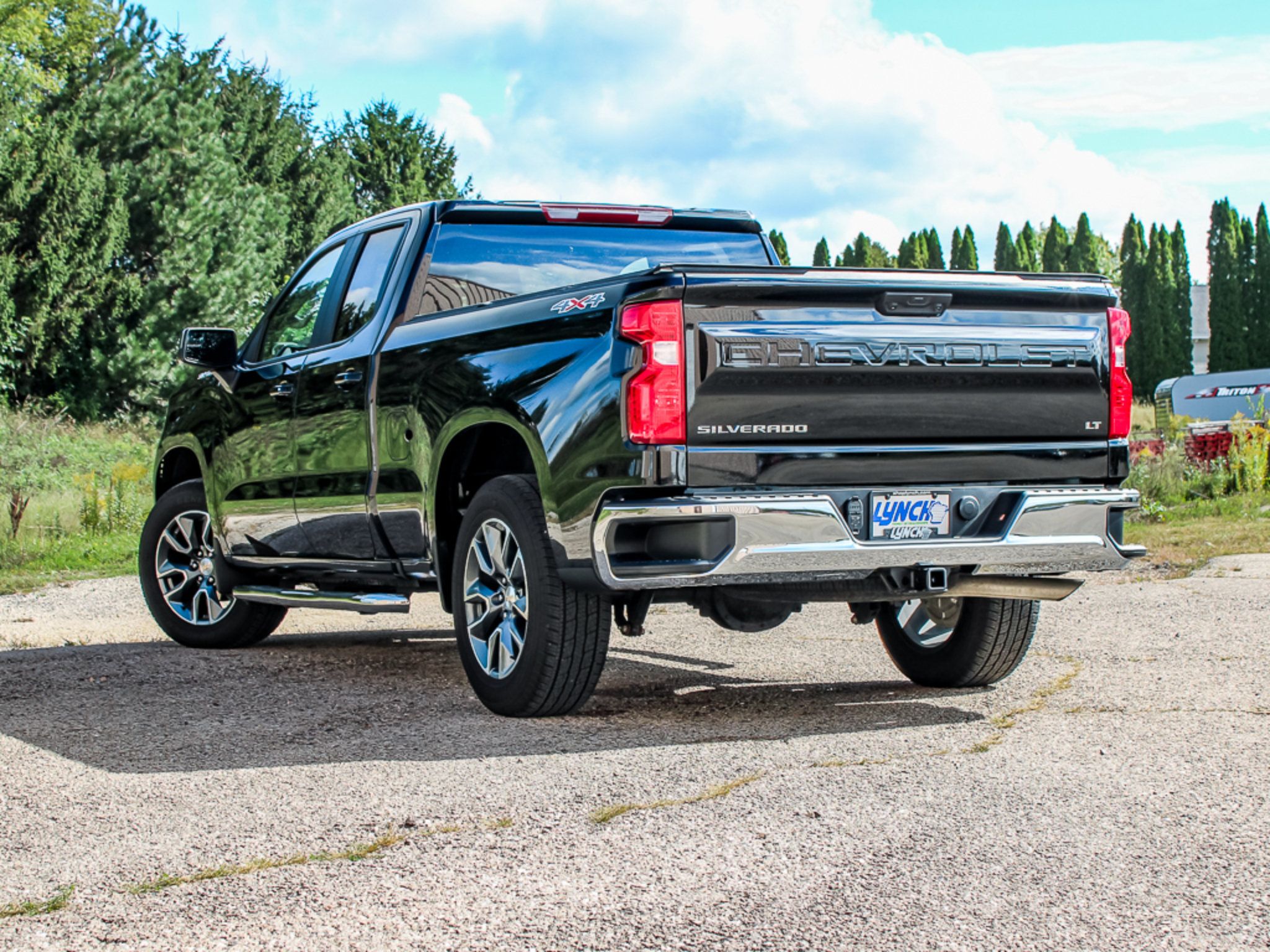 Used 2025 Chevrolet Silverado 1500 LT AWD/4WD image 10