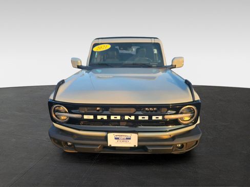 Used 2021 Ford Bronco Outer Banks AWD/4WD image 2