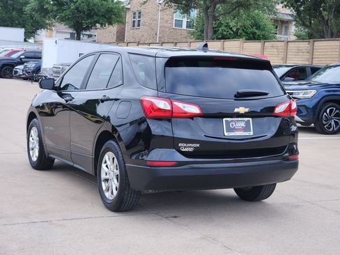 Used 2020 Chevrolet Equinox LS w/ LS Convenience Package FWD image 3