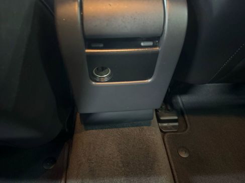 Used 2018 Volvo V60 T5 Cross Country w/ Convenience Package image 32