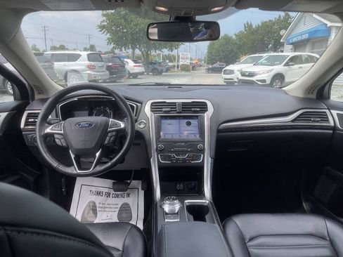 Used 2019 Ford Fusion SEL FWD image 19
