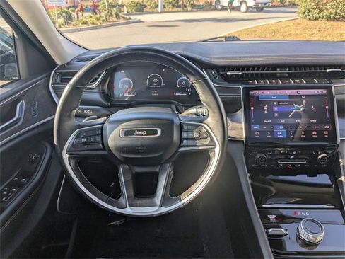 Used 2021 Jeep Grand Cherokee L Limited image 13