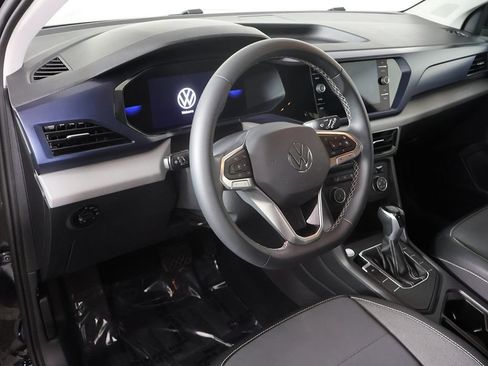 Used 2022 Volkswagen Taos SE FWD image 25