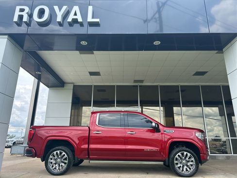 Used 2023 GMC Sierra 1500 Denali w/ Denali Reserve Package AWD/4WD image 1
